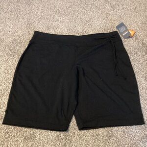 New Energy Zone black yoga shorts, size 1X